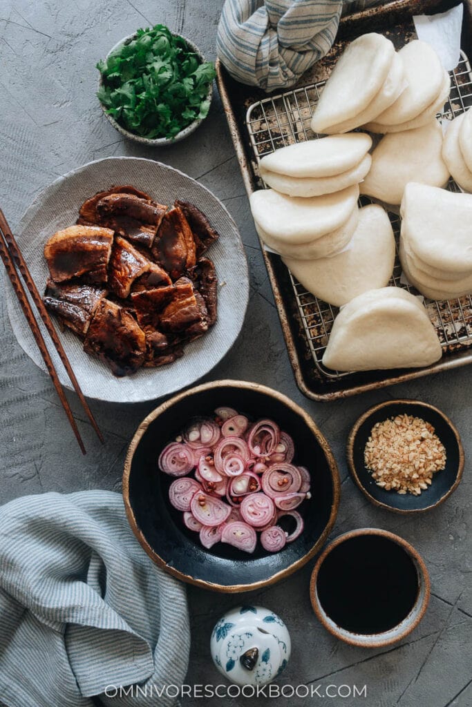 Gua Bao (Taiwanese Pork Belly Buns, 割包) - Omnivore's Cookbook