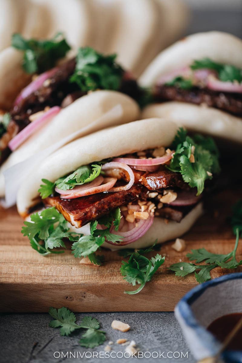 Gua Bao (Taiwanese Pork Belly Buns, 割包) - Omnivore's Cookbook