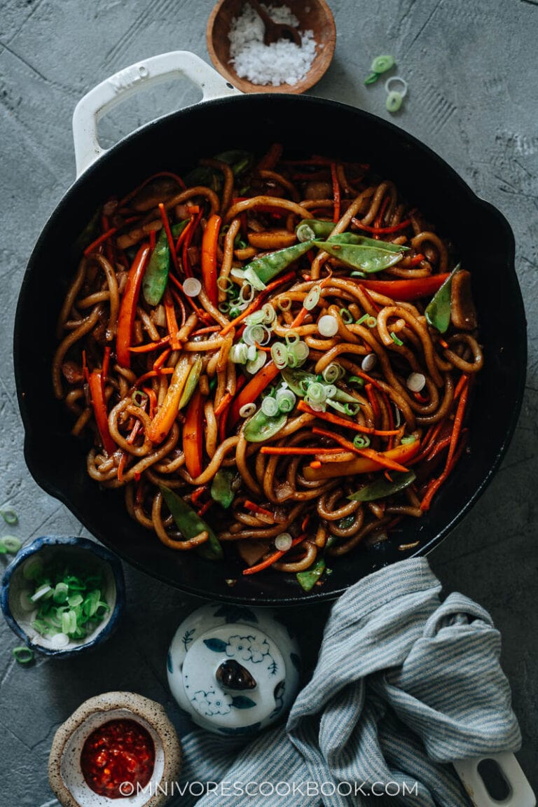 Vegetable Udon Stir Fry (Veggie Yaki Udon) - Omnivore's Cookbook