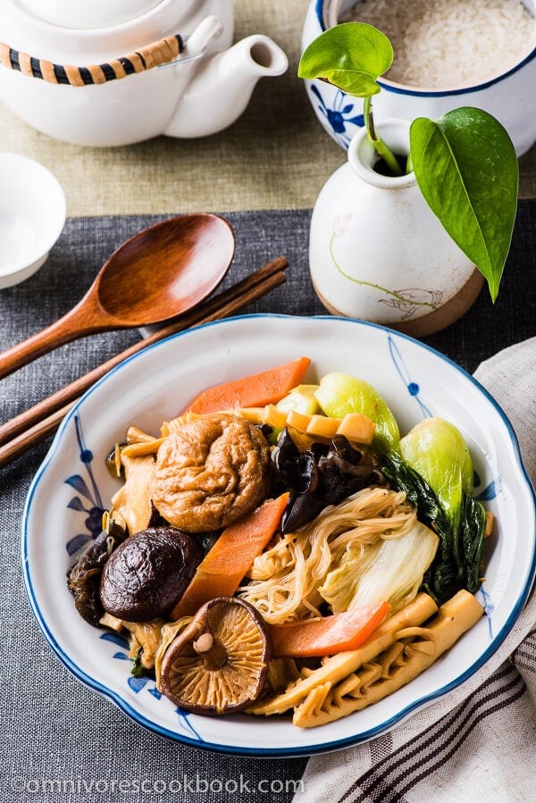 23 Vegan Chinese Recipes for Your Next Holiday Dinner Party - Buddha’s Delight (Jai, Chinese Vegetarian Stew)