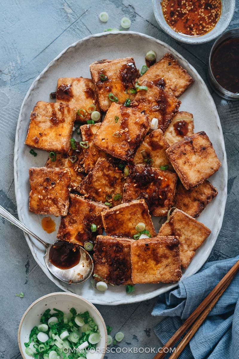 23 Vegan Chinese Recipes for Your Next Holiday Dinner Party - Crispy Marinated Tofu