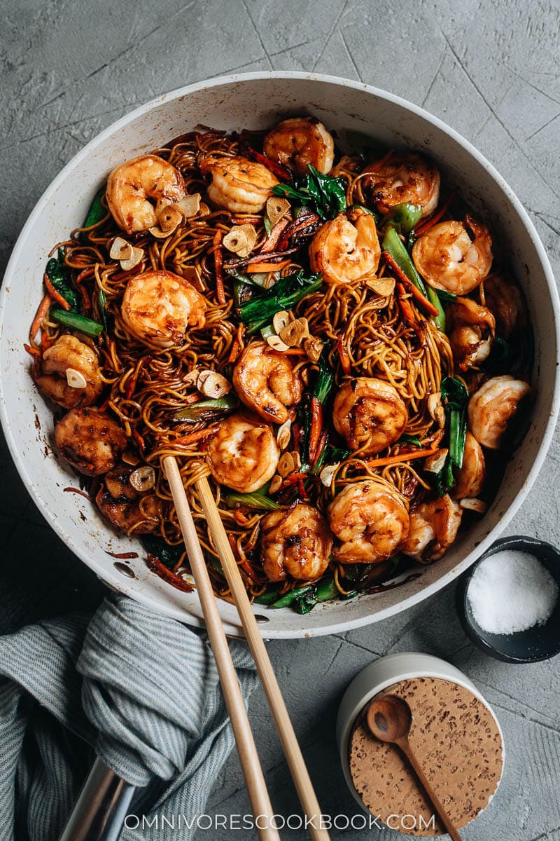 Stir fried noodles with XO sauce and shrimp