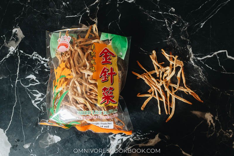 Dried lily flower buds