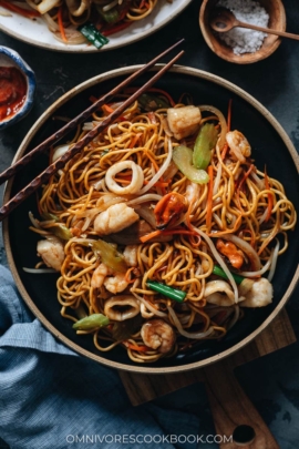 Homemade seafood chow mein