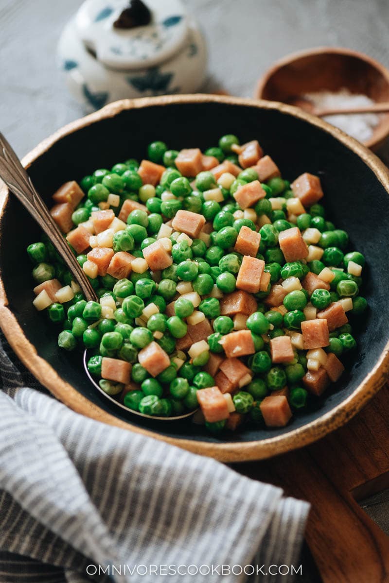 Green peas stir fried with Spam and bamboo shoot