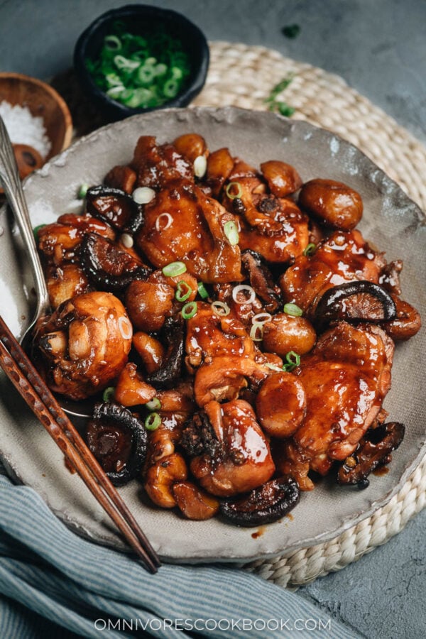 Braised Chestnut Chicken (板栗炖鸡) Omnivore's Cookbook