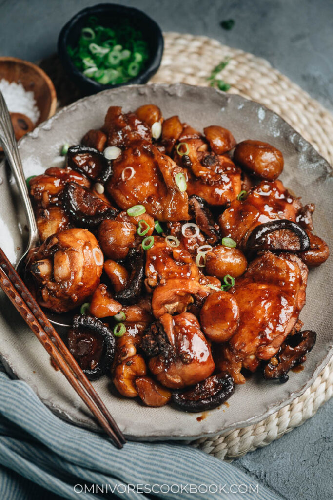 Braised chicken with chestnut and shiitake mushrooms