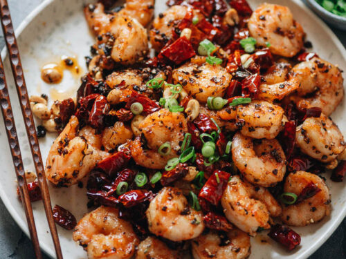 https://omnivorescookbook.com/wp-content/uploads/2021/04/210204_Sichuan-Shrimp-Stir-Fry_550-500x375.jpg