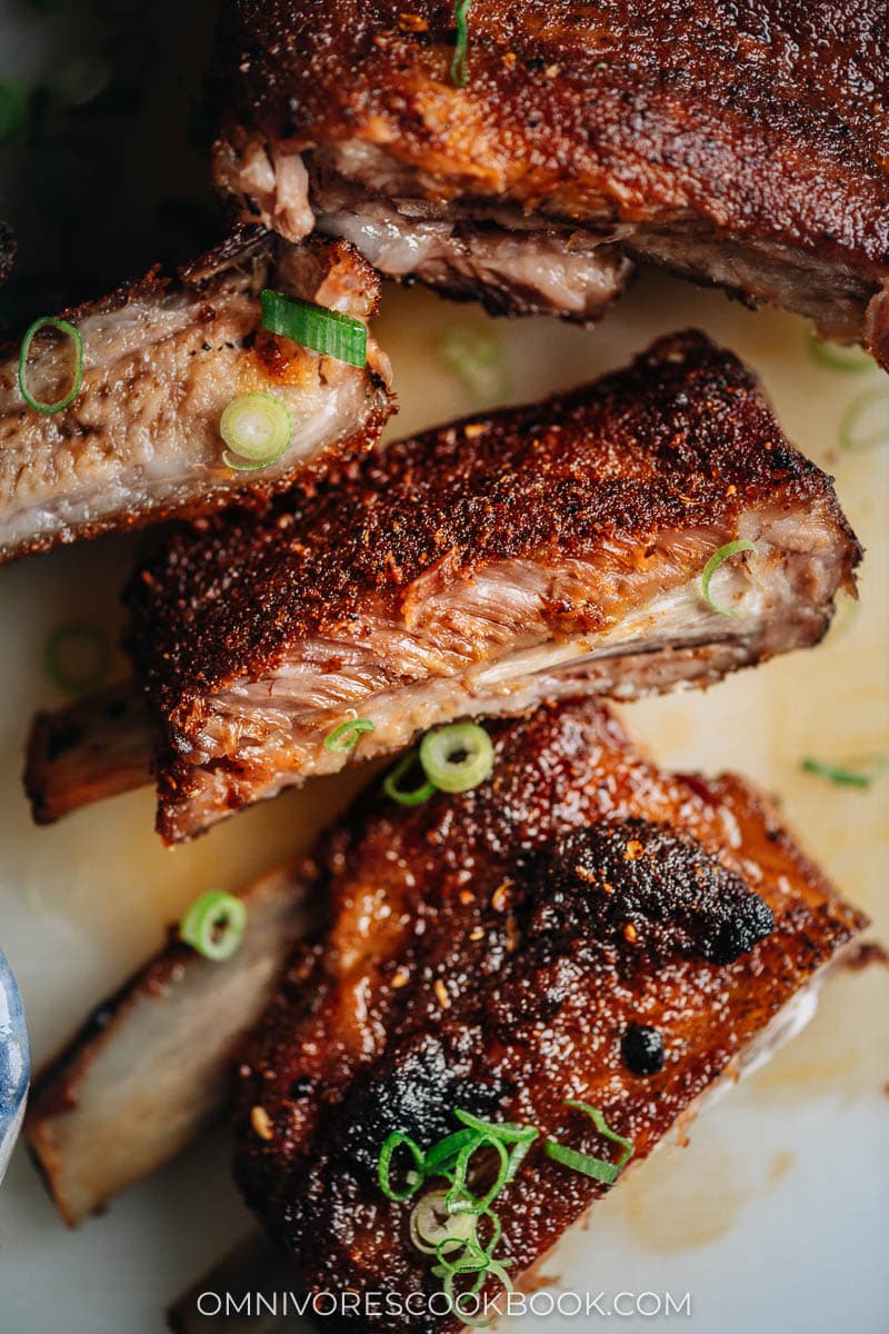 Tender, juicy Chinese pork ribs with spicy dry rub