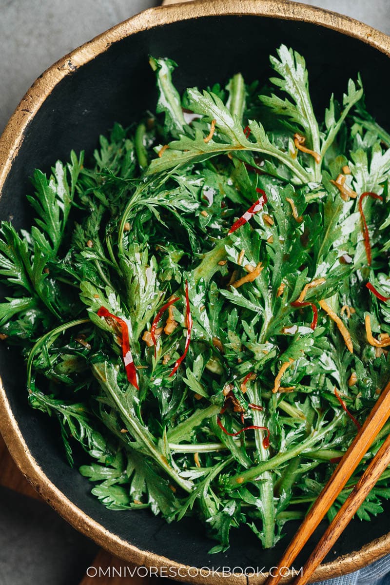 Chrysanthemum greens salad with chili and ginger