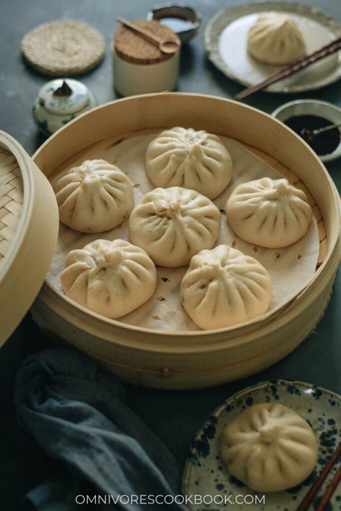 Steamed Pork Buns with Chive (猪肉韭菜包子) Omnivore's Cookbook