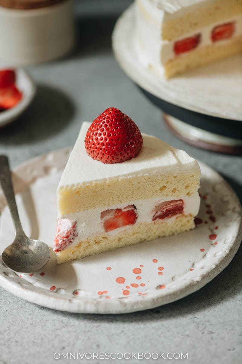 Light, fluffy strawberry cream cake
