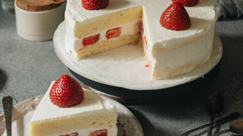 Soft Strawberry Cake - Cakes by MK