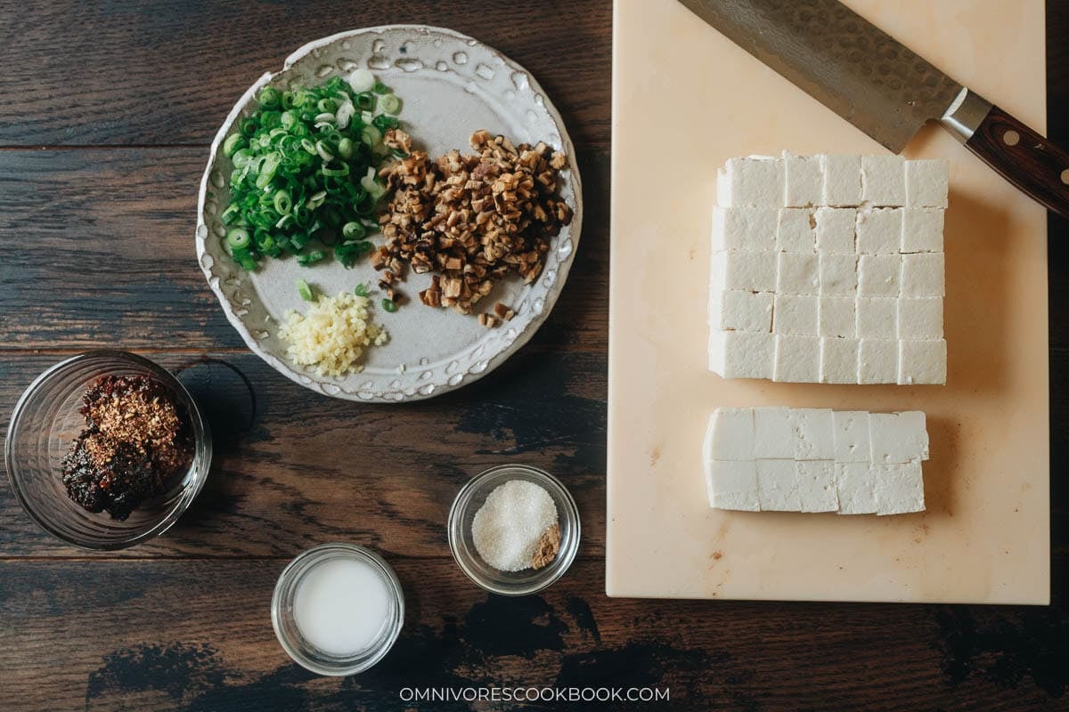 Ingredients for making vegetarian mapo tofu