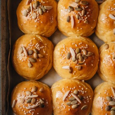 Thanksgiving dinner rolls