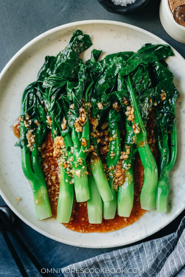 Chinese Broccoli with Oyster Sauce (蚝油芥蓝, Gai Lan) Omnivore's Cookbook