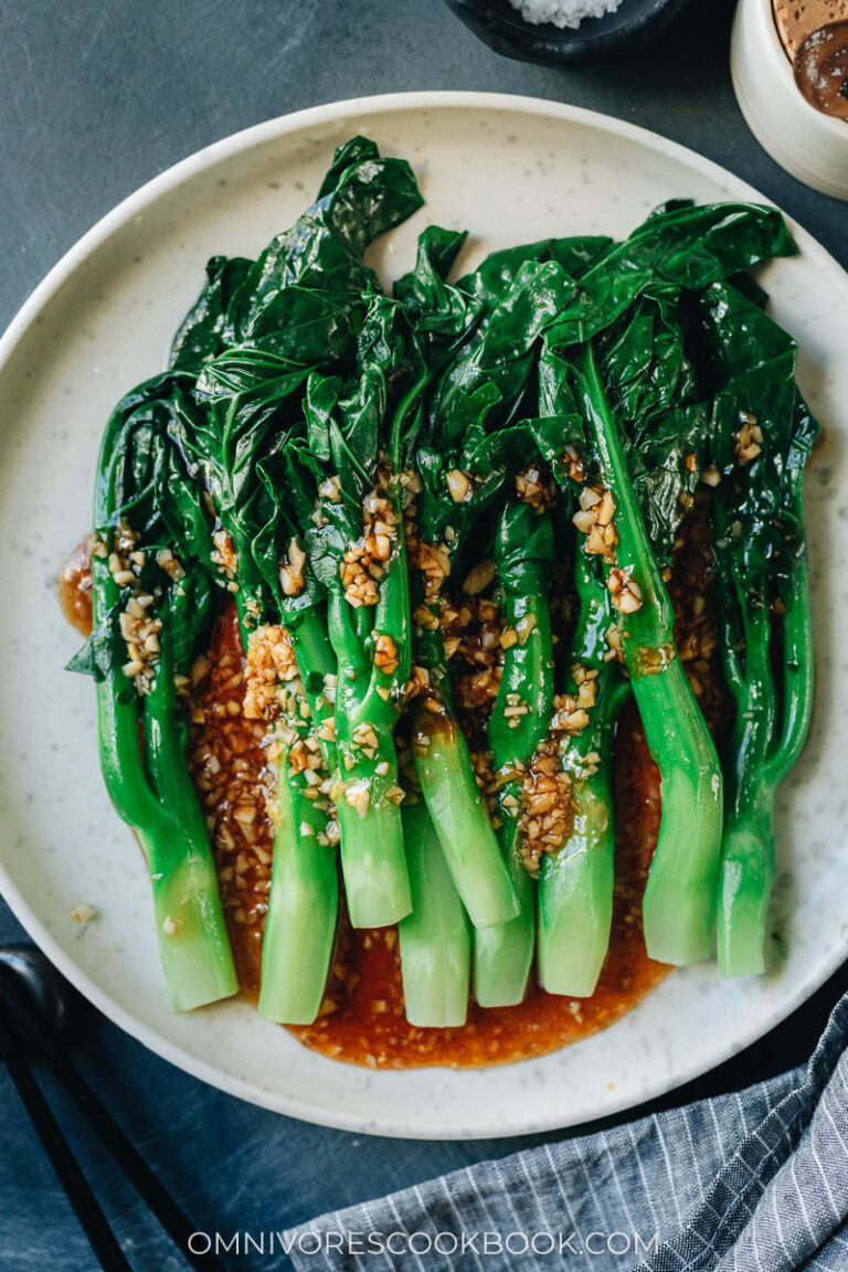 Chinese Broccoli with Oyster Sauce (蚝油芥蓝, Gai Lan) - Omnivore's Cookbook