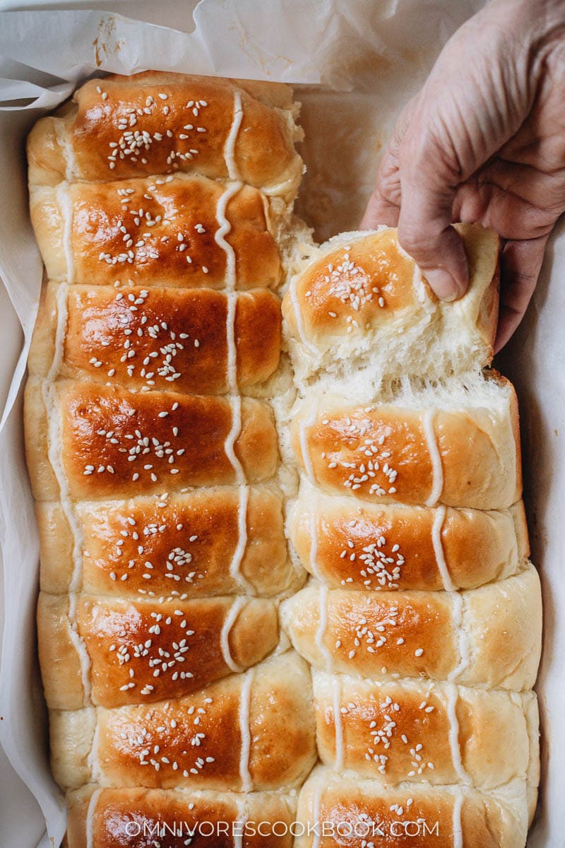 Pulling a cocktail bun from the other buns