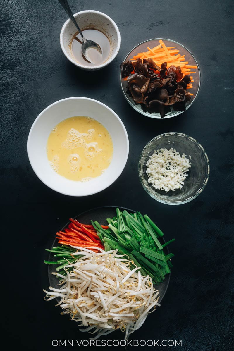 Ingredients for making vegetarian moo shu