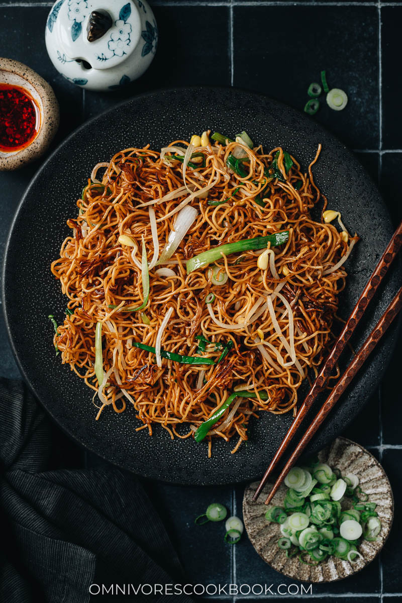 Soy Sauce Pan-fried Noodles (15 Minutes!) - Tiffy Cooks