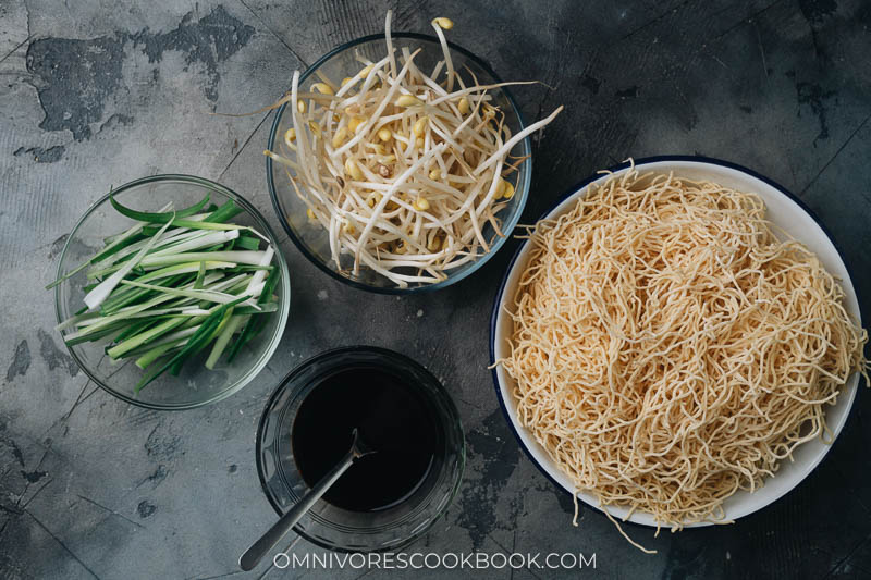 Ingredients for making soy sauce pan fried noodles