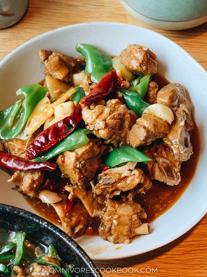 Braised duck with chili peppers and ginger