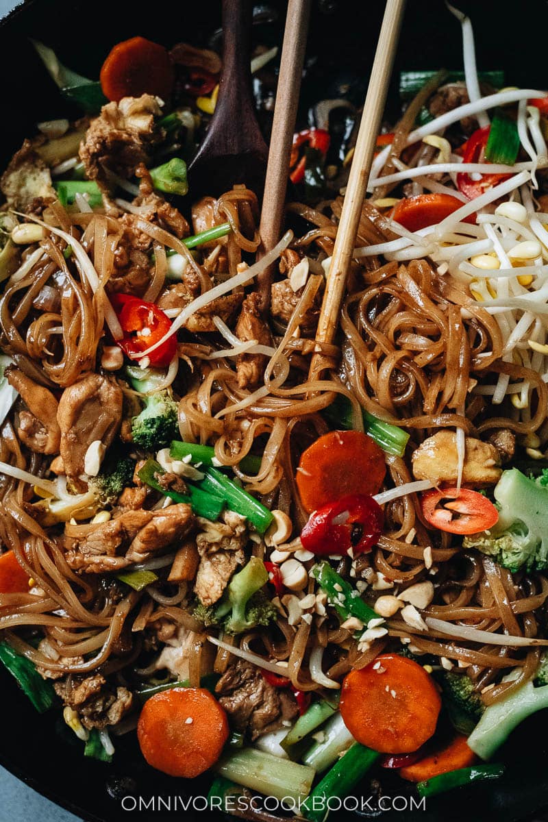 Freshly fried Thai takeout style noodles with chicken