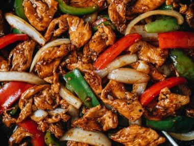 Real-deal Chinese restaurant style black pepper chicken cooked in a wok