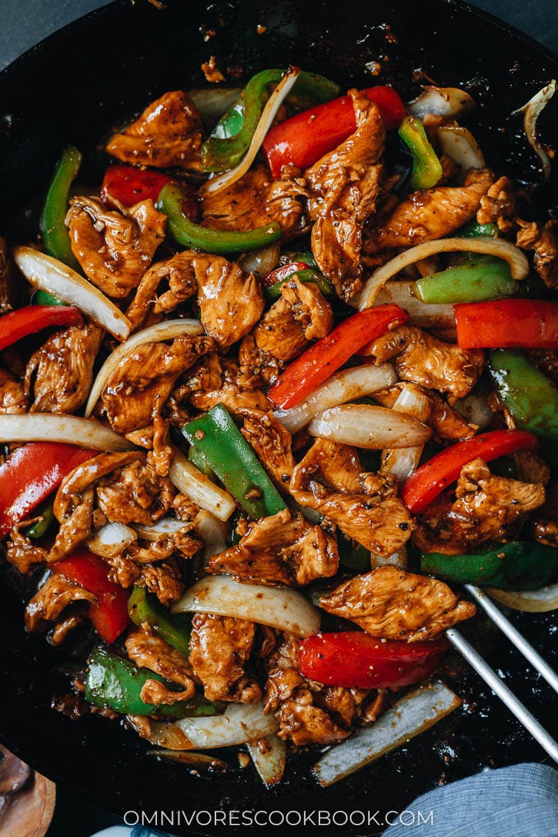 Real-deal Chinese restaurant style black pepper chicken cooked in a wok