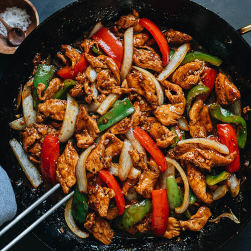 https://omnivorescookbook.com/wp-content/uploads/2022/06/220530_Black-Pepper-Chicken_550-500x500.jpg