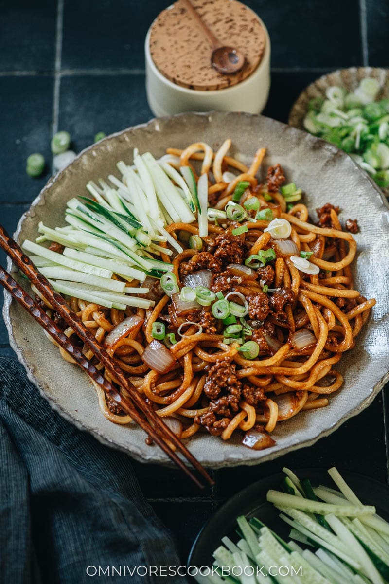 Old Beijing fried sauce noodles