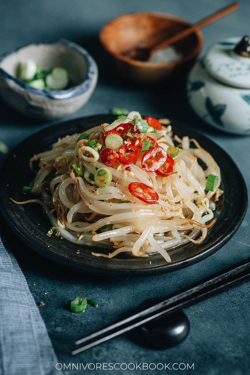 Chinese bean sprout salad