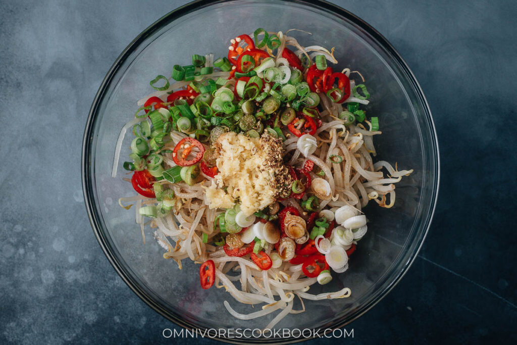 Bean Sprout Salad (凉拌豆芽) Omnivore's Cookbook