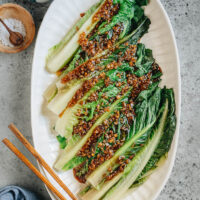 Make this super quick and easy Cantonese lettuce with oyster sauce for a delicious and healthy side dish in 10 minutes. This recipe helps you serve up a large amount of lettuce with a delicious aromatic sauce. {Gluten-Free Adaptable, Vegan}