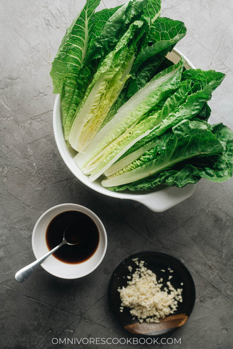 Cantonese Lettuce with Oyster Sauce (蚝油生菜) - Omnivore's Cookbook