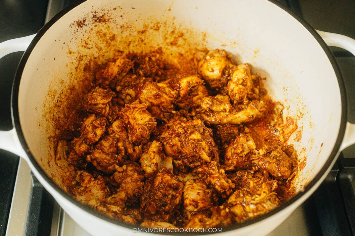 Cook the spices