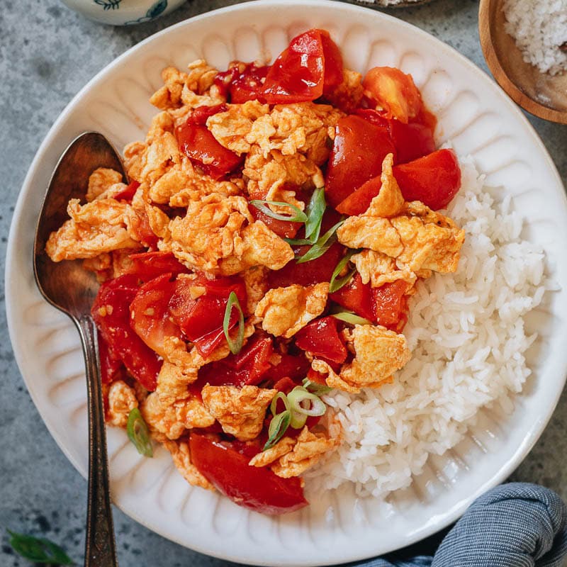 https://omnivorescookbook.com/wp-content/uploads/2022/10/220810_Tomato-Egg-Stir-Fry_550.jpg