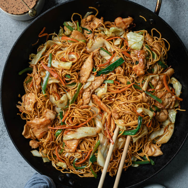 Chicken Chow Mein (鸡肉炒面) - Omnivore's Cookbook