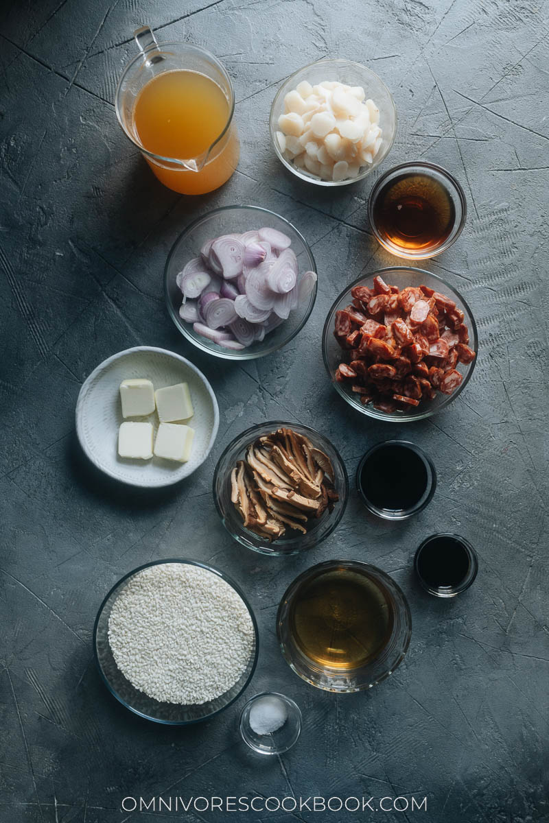 Ingrédients de riz à la saucisse chinoise Instant Pot