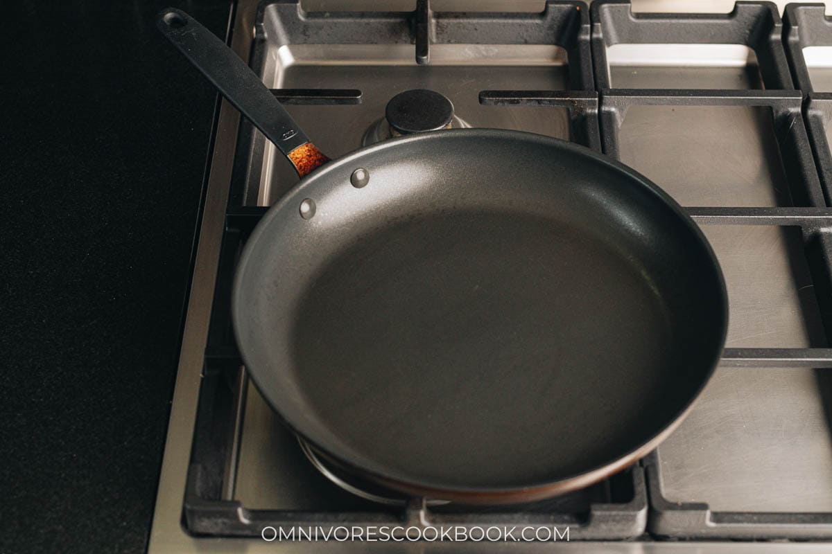 Top 10 Asian Kitchen Essentials - Wok & Skillet