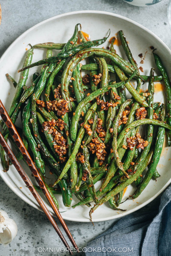 Air Fryer Garlic Green Beans - Omnivore's Cookbook