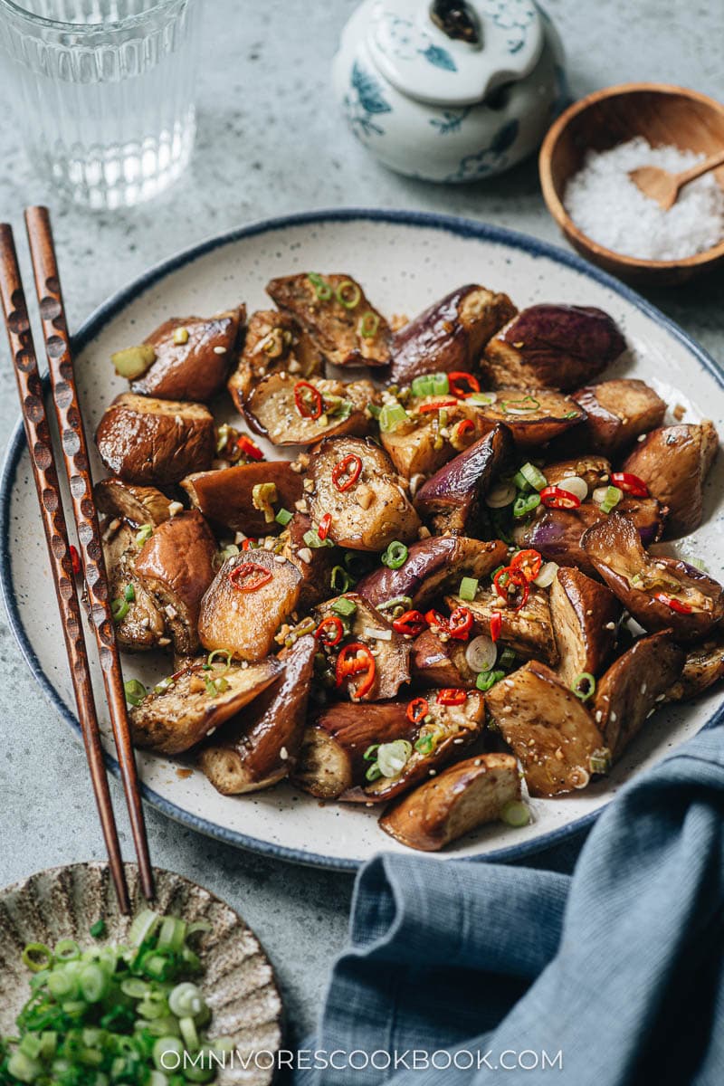 Air fryer eggplant in garlic sauce with pepper and green onion