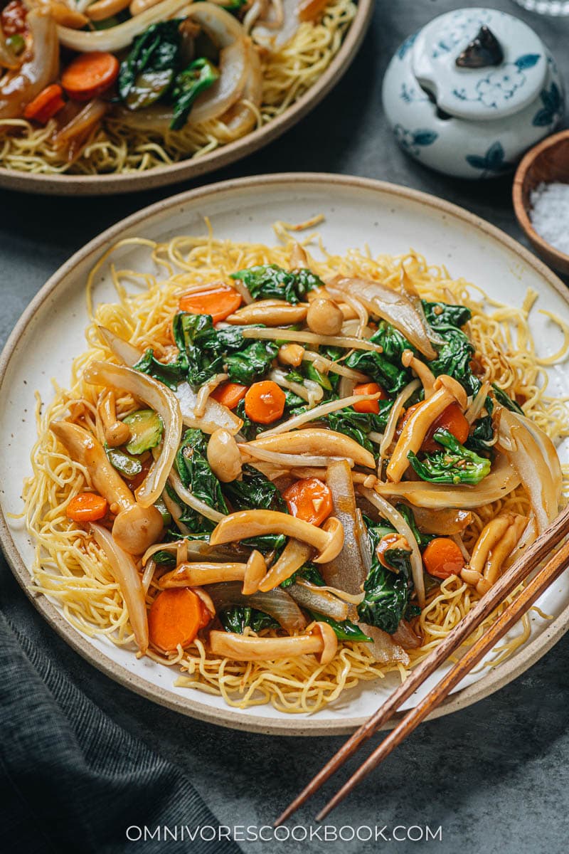 Vegetable and brown sauce over crispy noodles
