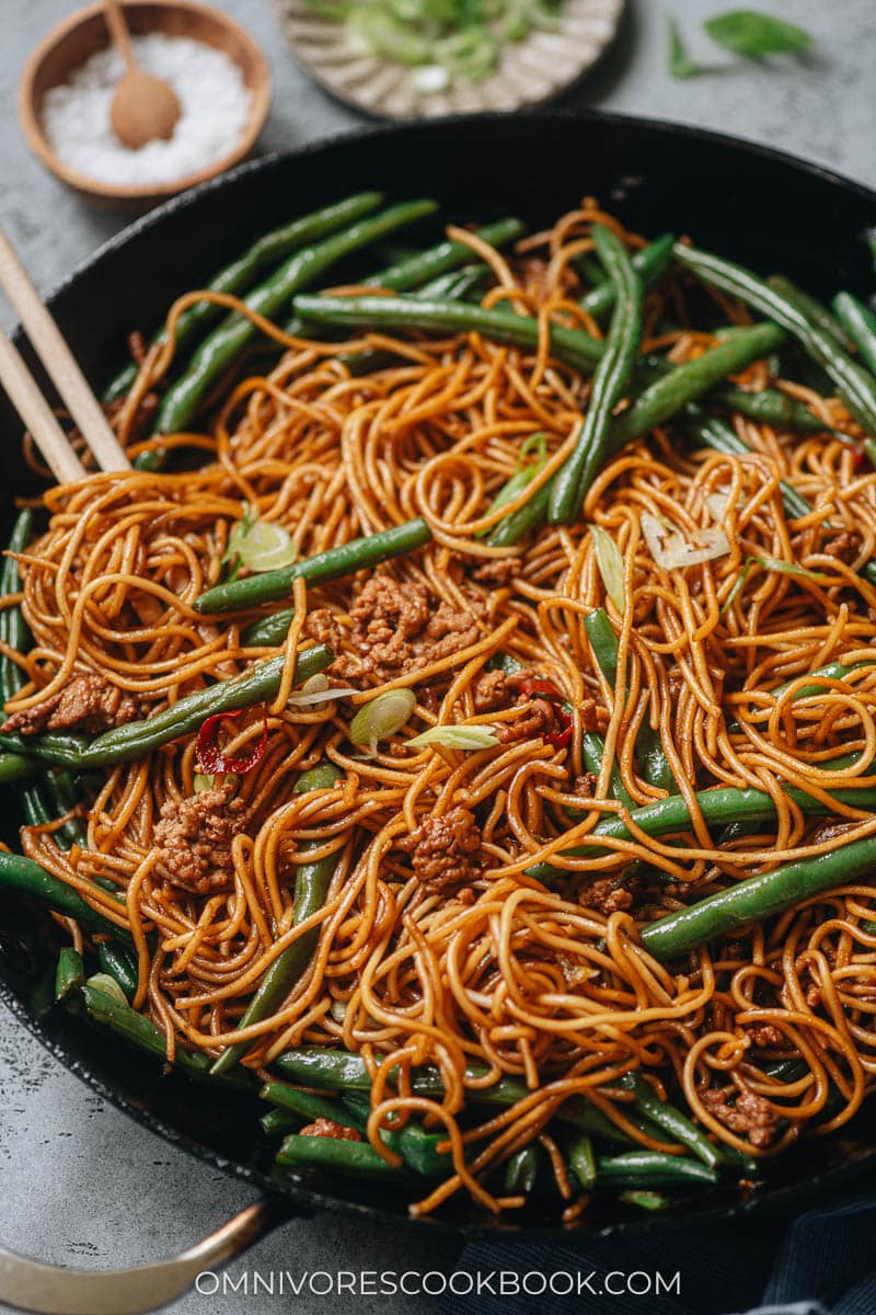 Chinese green bean noodles close up