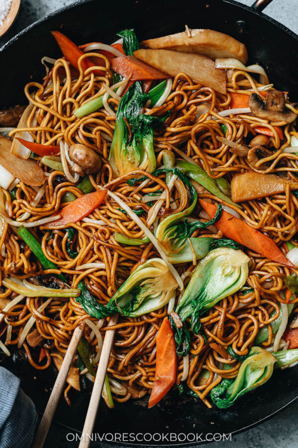 Vegetarian Chow Mein (素菜炒面) Omnivore's Cookbook