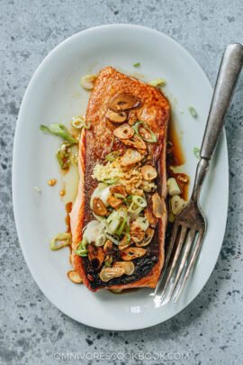 https://omnivorescookbook.com/wp-content/uploads/2023/08/230801_Crispy-Salmon-with-Ginger-Soy-Sauce_4-270x405.jpg