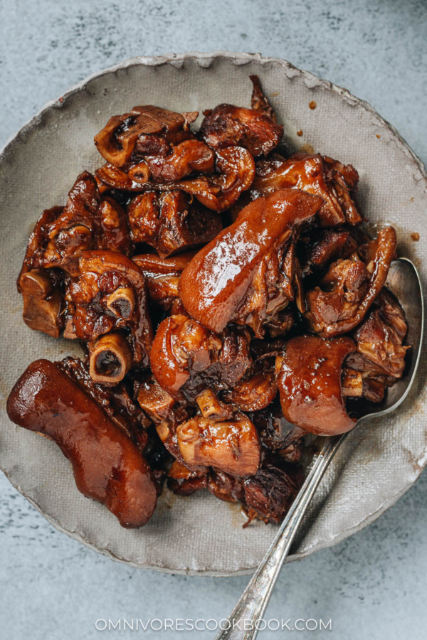 Chinese Braised Pork Trotters (红烧猪蹄) - Omnivore's Cookbook