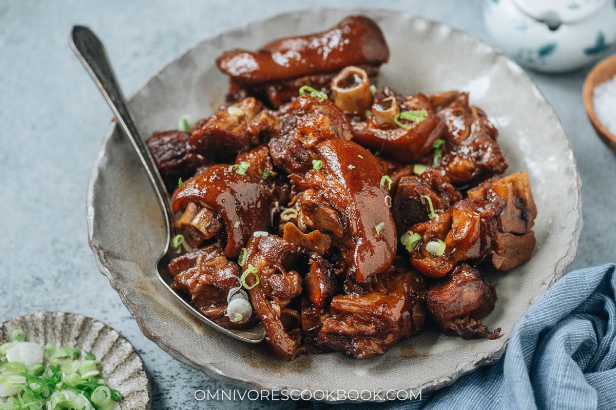 Chinese Braised Pork Trotters (红烧猪蹄) - Omnivore's Cookbook