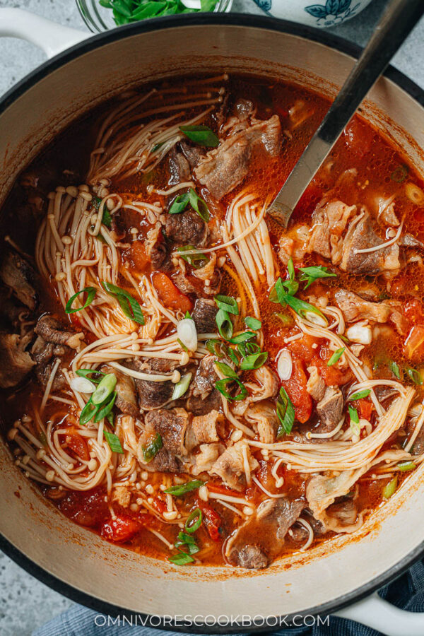 Chinese tomato beef soup (番茄肥牛汤) - Omnivore's Cookbook