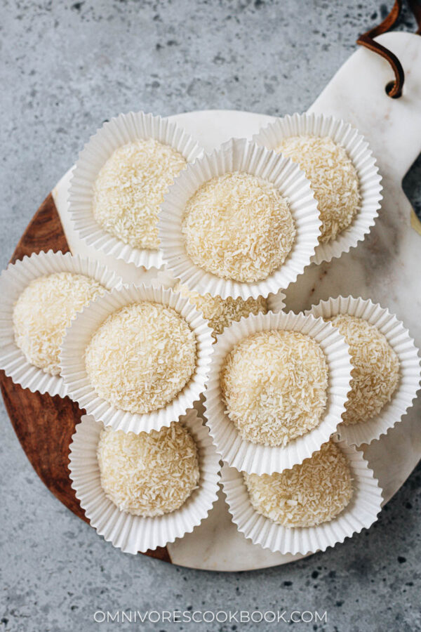 Coconut Mochi (糯米滋, Lo Mai Chi) Omnivore's Cookbook